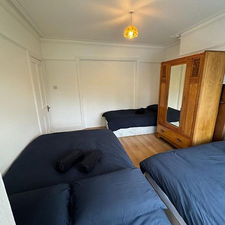 Big Family Room In Room At 2 Iveragh Rd-4 Dublin Exterior foto