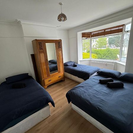 Big Family Room In Room At 2 Iveragh Rd-4 Dublin Exterior foto