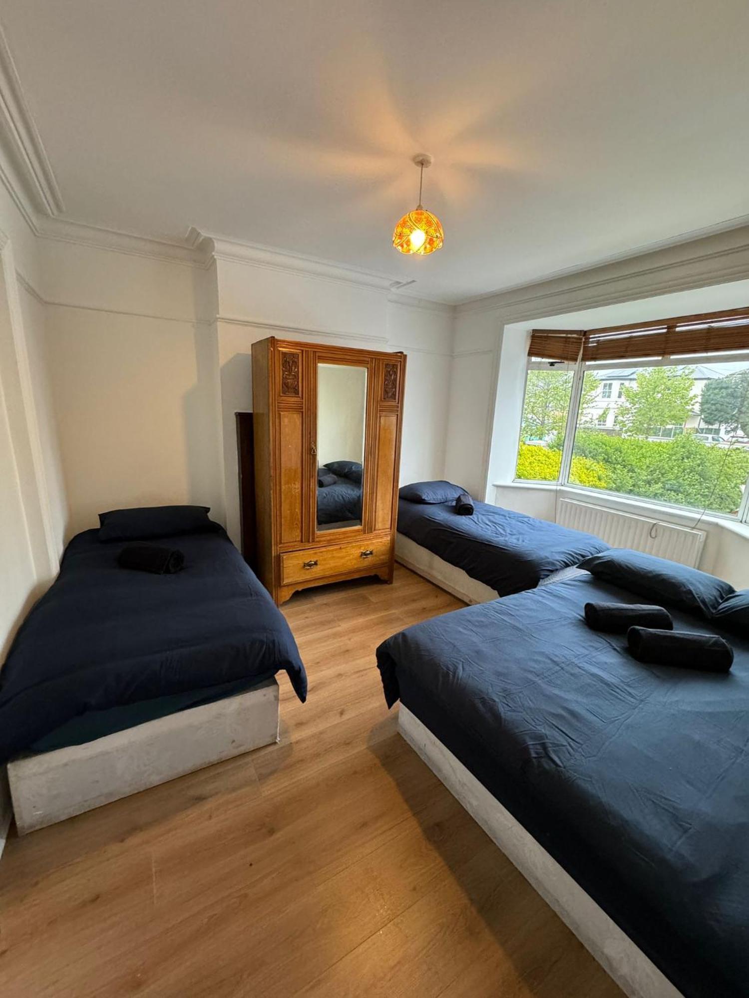 Big Family Room In Room At 2 Iveragh Rd-4 Dublin Exterior foto