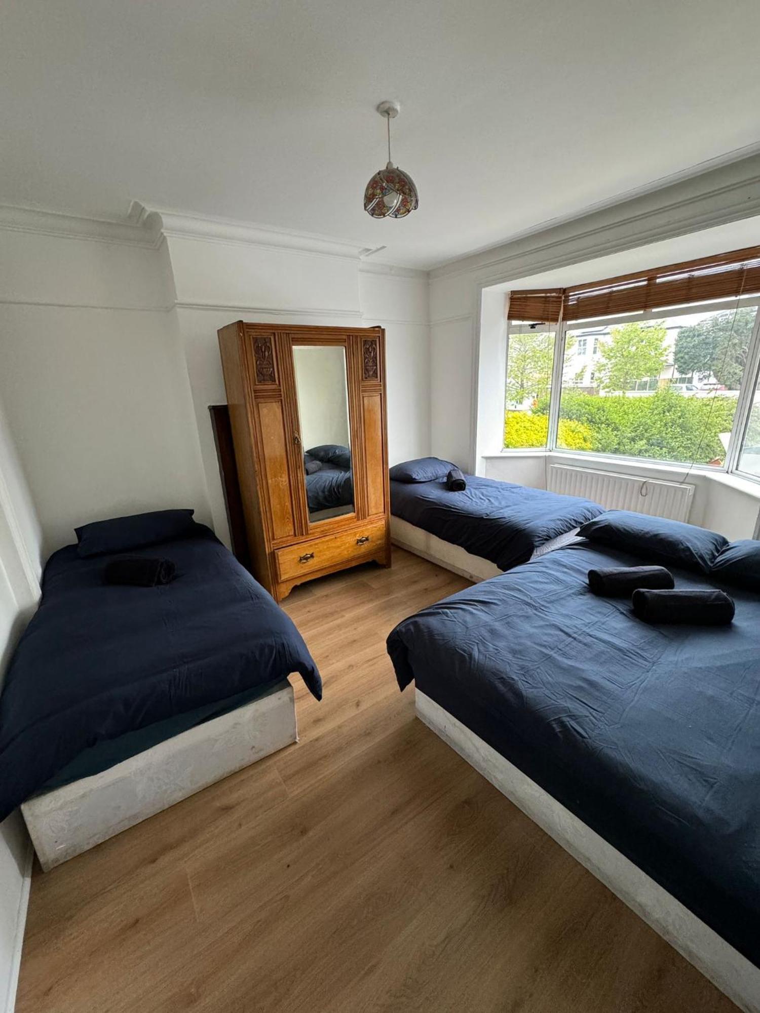 Big Family Room In Room At 2 Iveragh Rd-4 Dublin Exterior foto