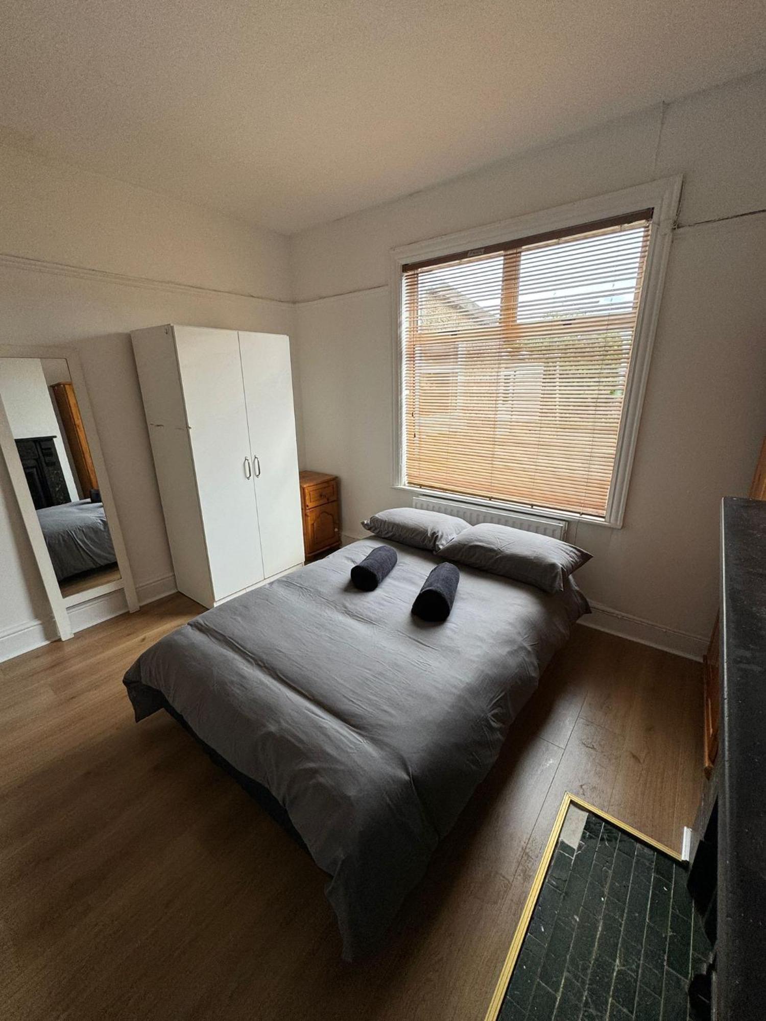 Big Family Room In Room At 2 Iveragh Rd-4 Dublin Exterior foto